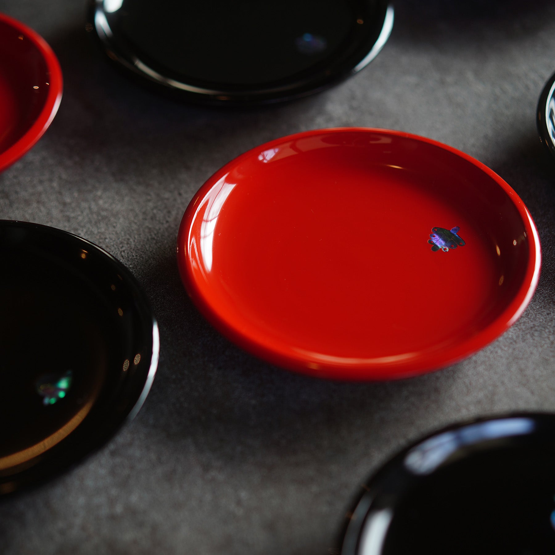 4.5寸銘々皿 ななふさ螺鈿 – 角萬漆器