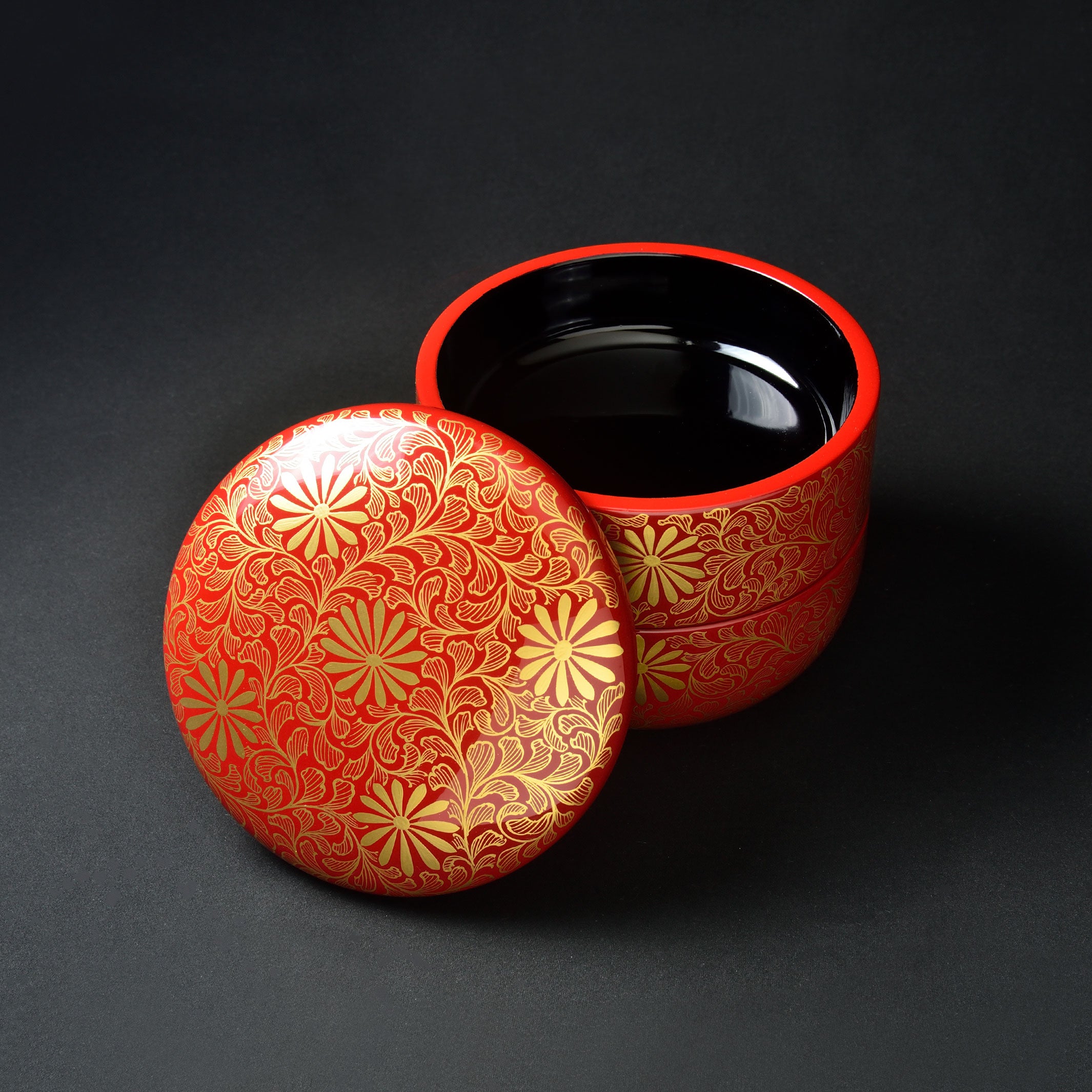 茶道具　琉球塗 菊唐草蒔絵大棗　沈金 茶道具 棗（なつめ） 菊桐唐草蒔絵 黒大棗 林 勝 作 | 千年の